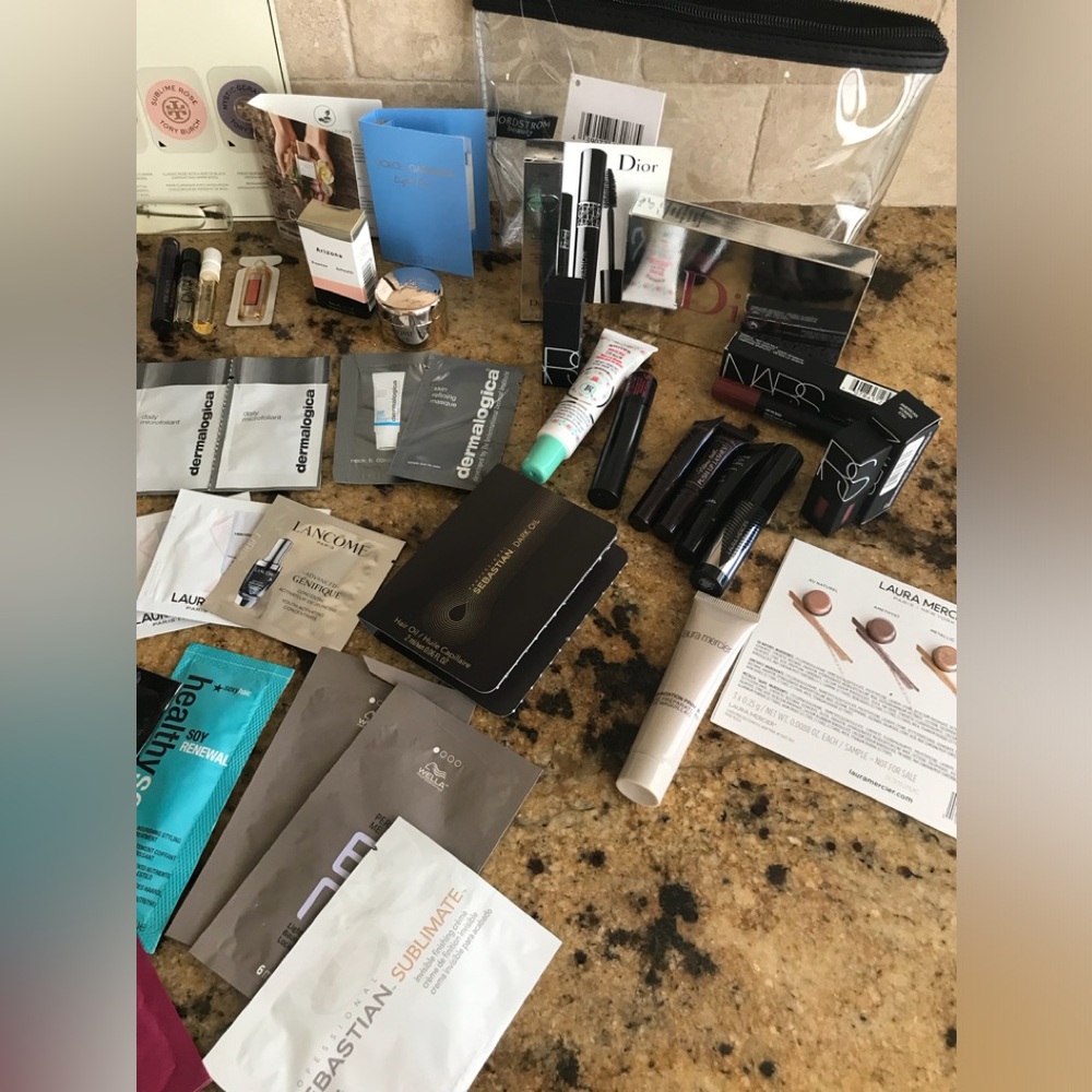 47 Piece Beauty Mixed Samples Lot Skincare Haircare Cosmetics Scents Makeup Bag - Picture 4 of 10